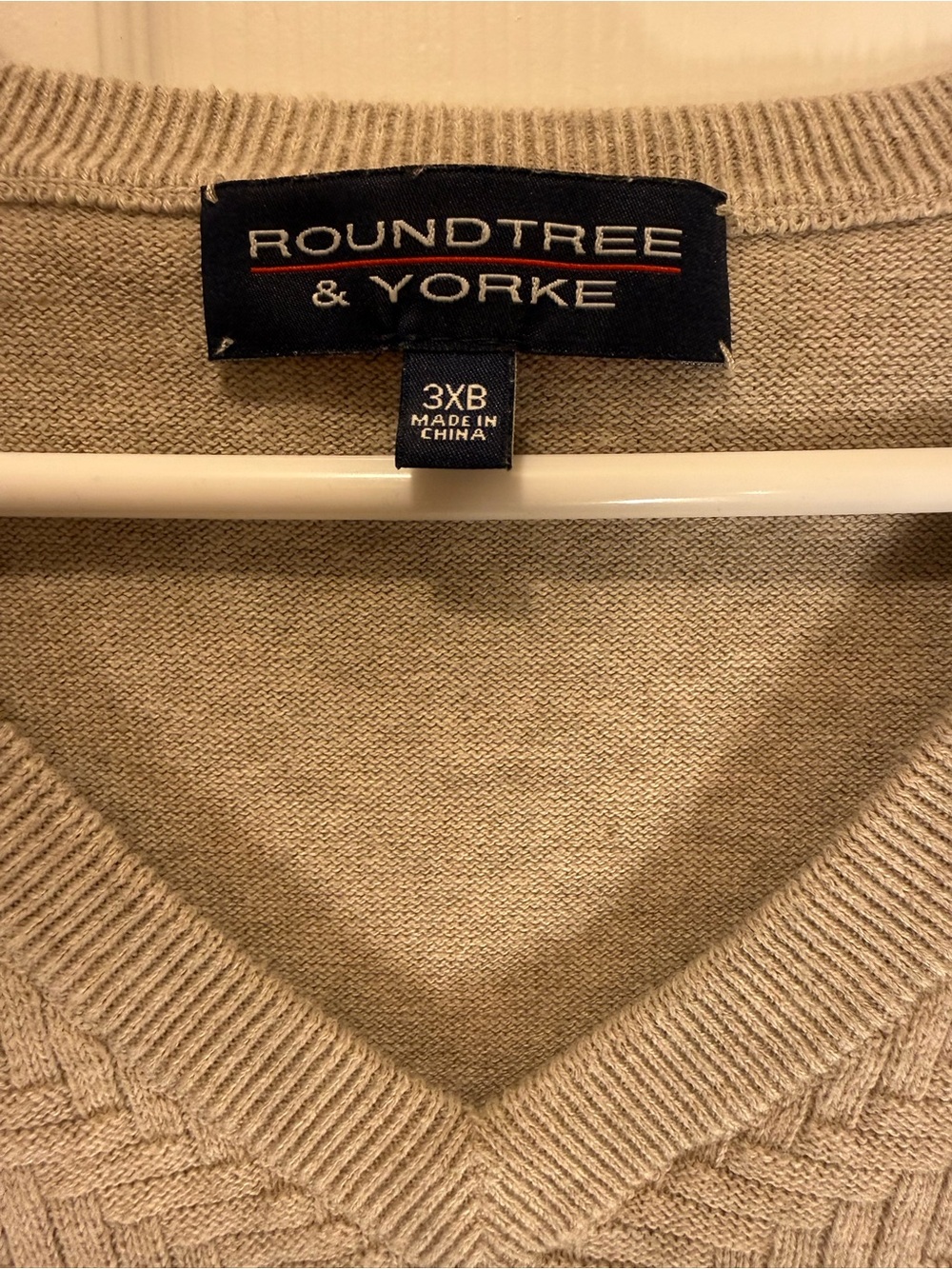 Roundtree & Yorke Men's V-Neck Sweater in Light Tan